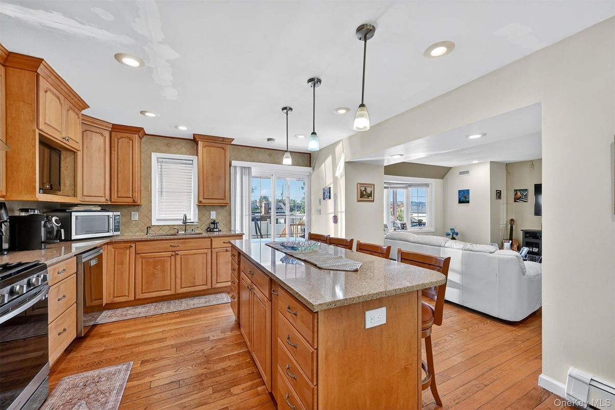 Interior, Kitchen, Living room, Pendant Lights, Recessed Lighting, Stainless Steel Appliances, Wood Texture Flooring
