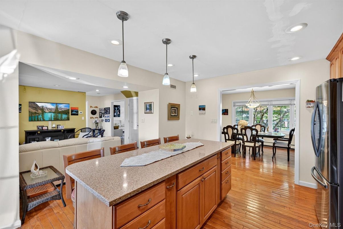 Dining room, Interior, Kitchen, Living room, Pendant Lights, Recessed Lighting, Wood Texture Flooring