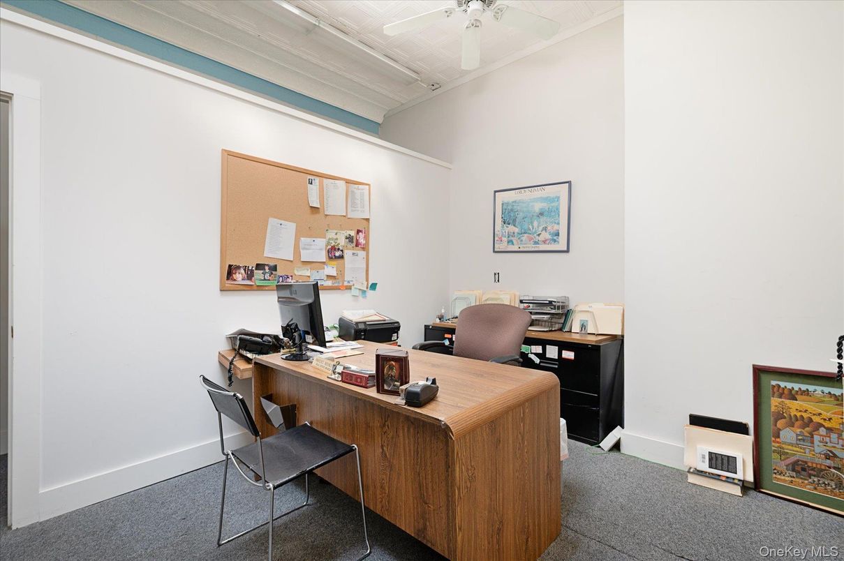Home Office, Interior