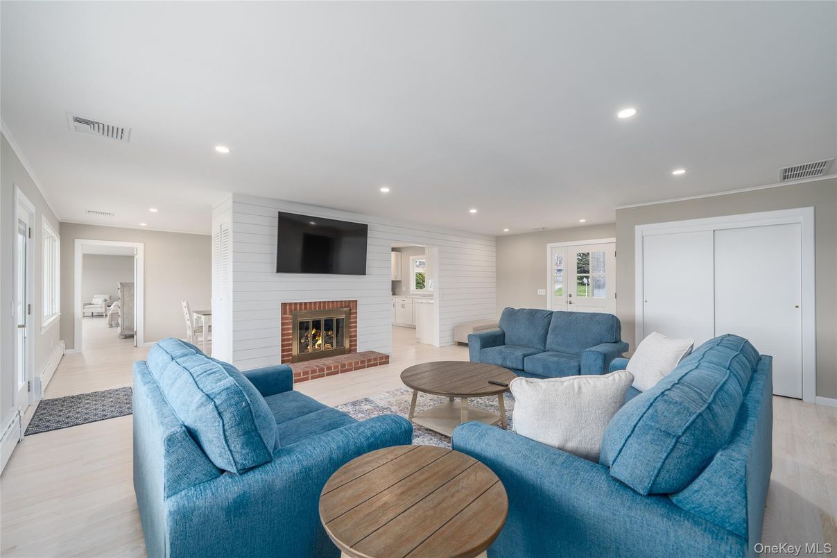 Fireplace, Interior, Living room, Recessed Lighting
