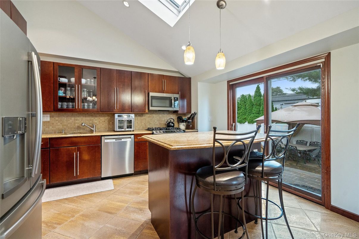 Interior, Kitchen, Pendant Lights, Stainless Steel Appliances