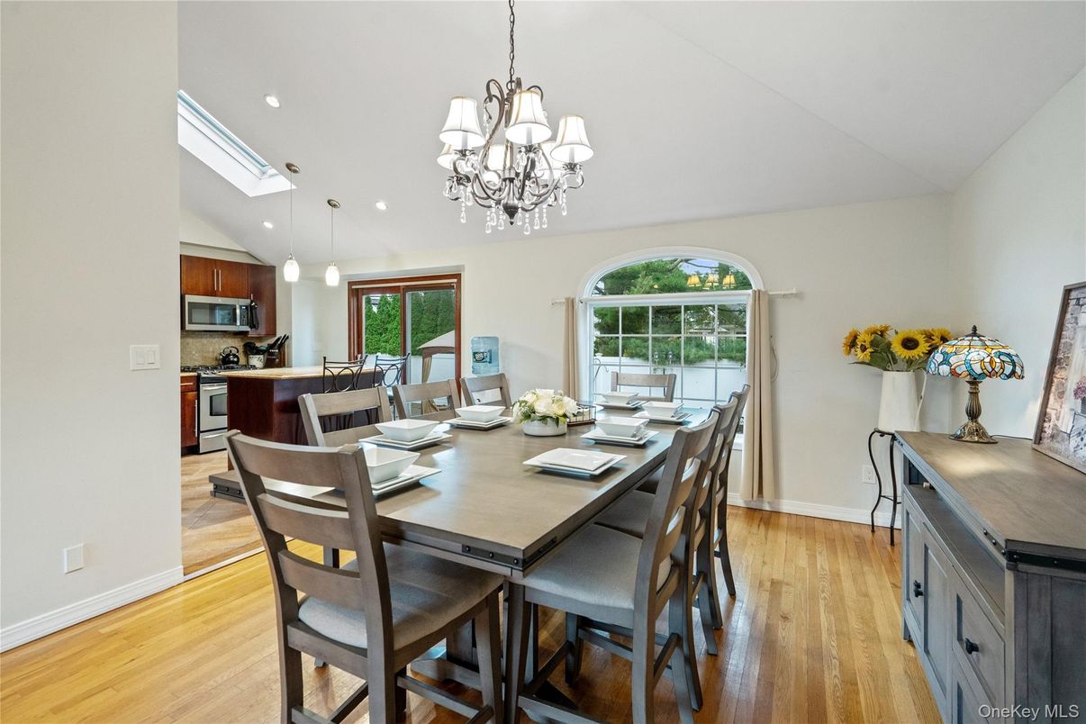 Chandelier, Dining room, Interior, Kitchen, Pendant Lights, Recessed Lighting, Wood Texture Flooring
