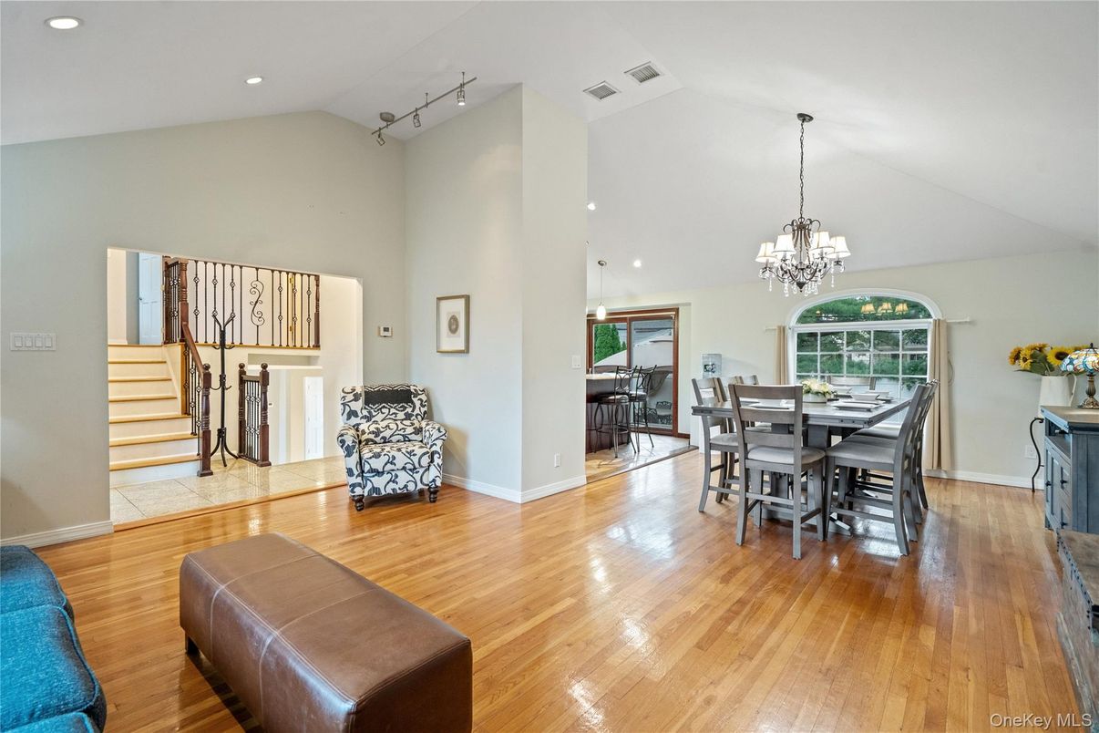 Chandelier, Dining room, Interior, Pendant Lights, Recessed Lighting, Wood Texture Flooring