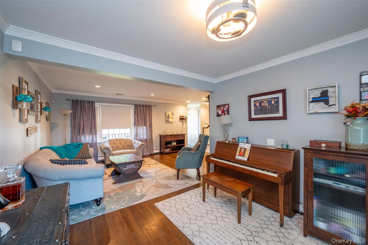 Interior, Living room, Piano, Recessed Lighting, Wood Texture Flooring
