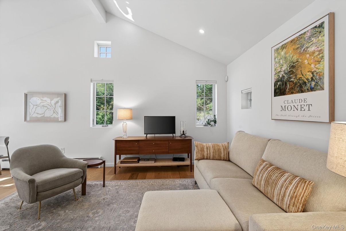 Interior, Living room, Recessed Lighting, Wood Texture Flooring