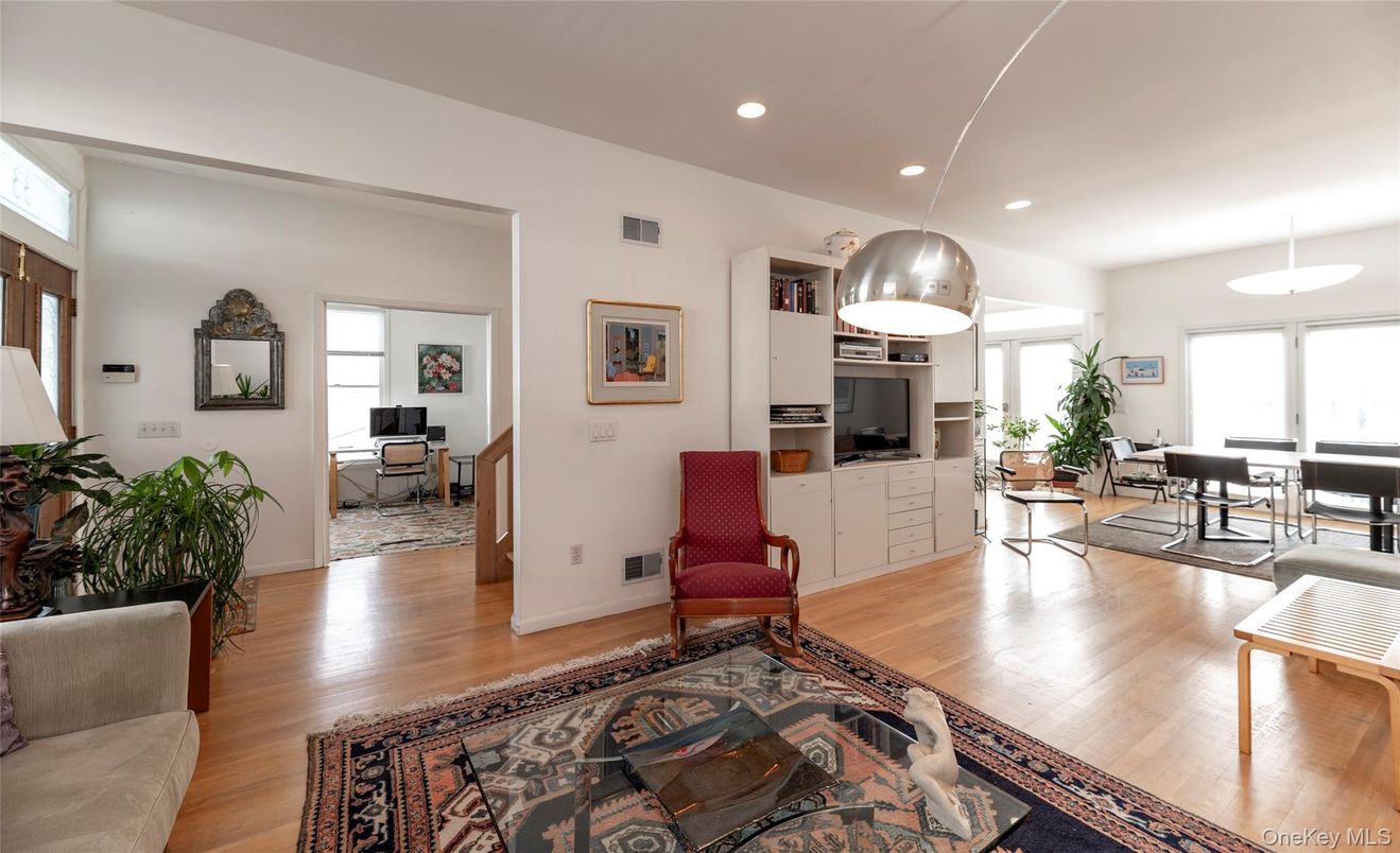 Interior, Living room, Pendant Lights, Recessed Lighting, Wood Texture Flooring