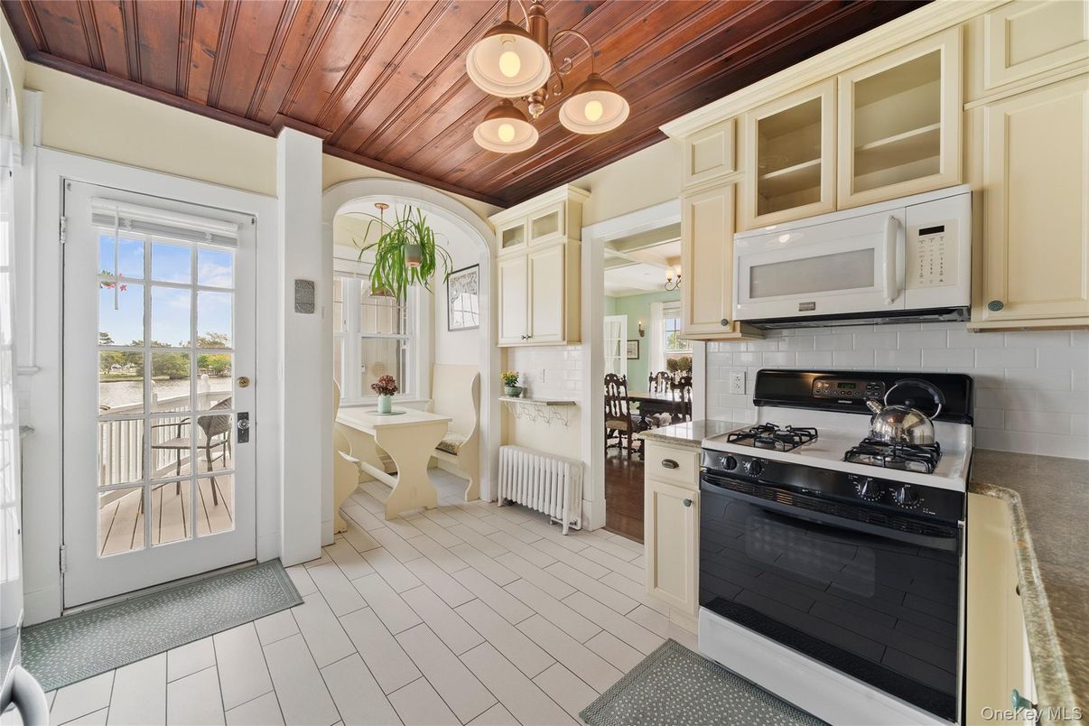 Dining room, Interior, Kitchen, Wooden Ceilings
