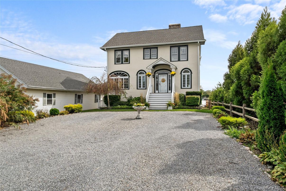 Backyard, Exterior, Facade, French Provincial