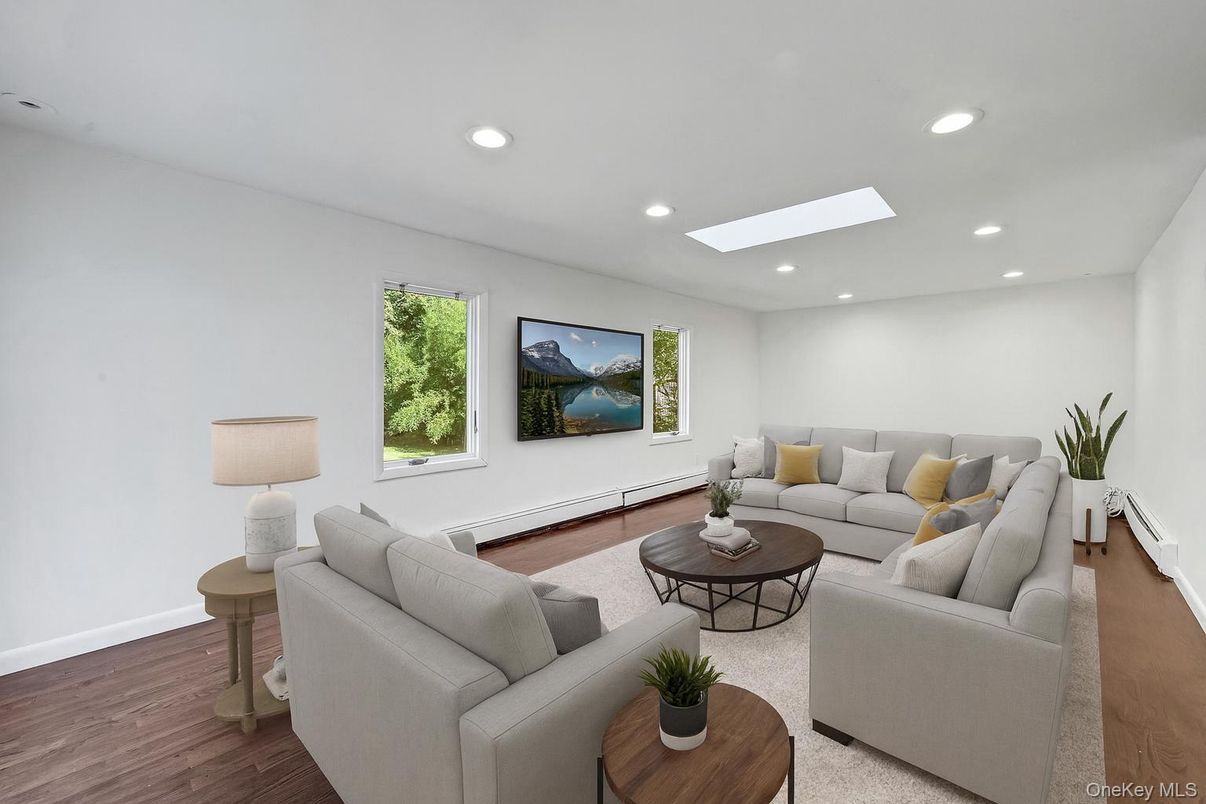 Interior, Living room, Recessed Lighting, Wood Texture Flooring