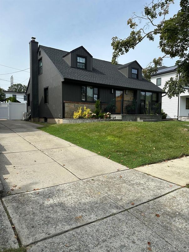 Backyard, Exterior, Facade, Farmhouse