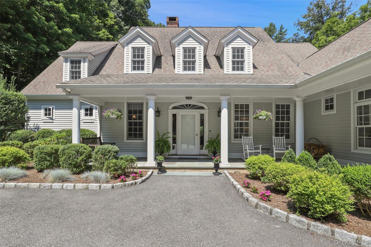 Exterior, Facade, Cape Cod