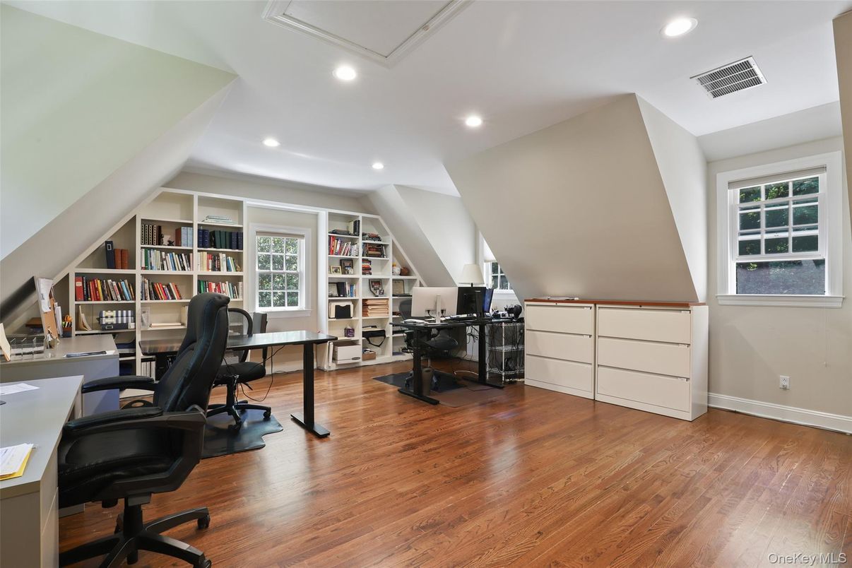 Home Office, Interior, Recessed Lighting, Wood Texture Flooring