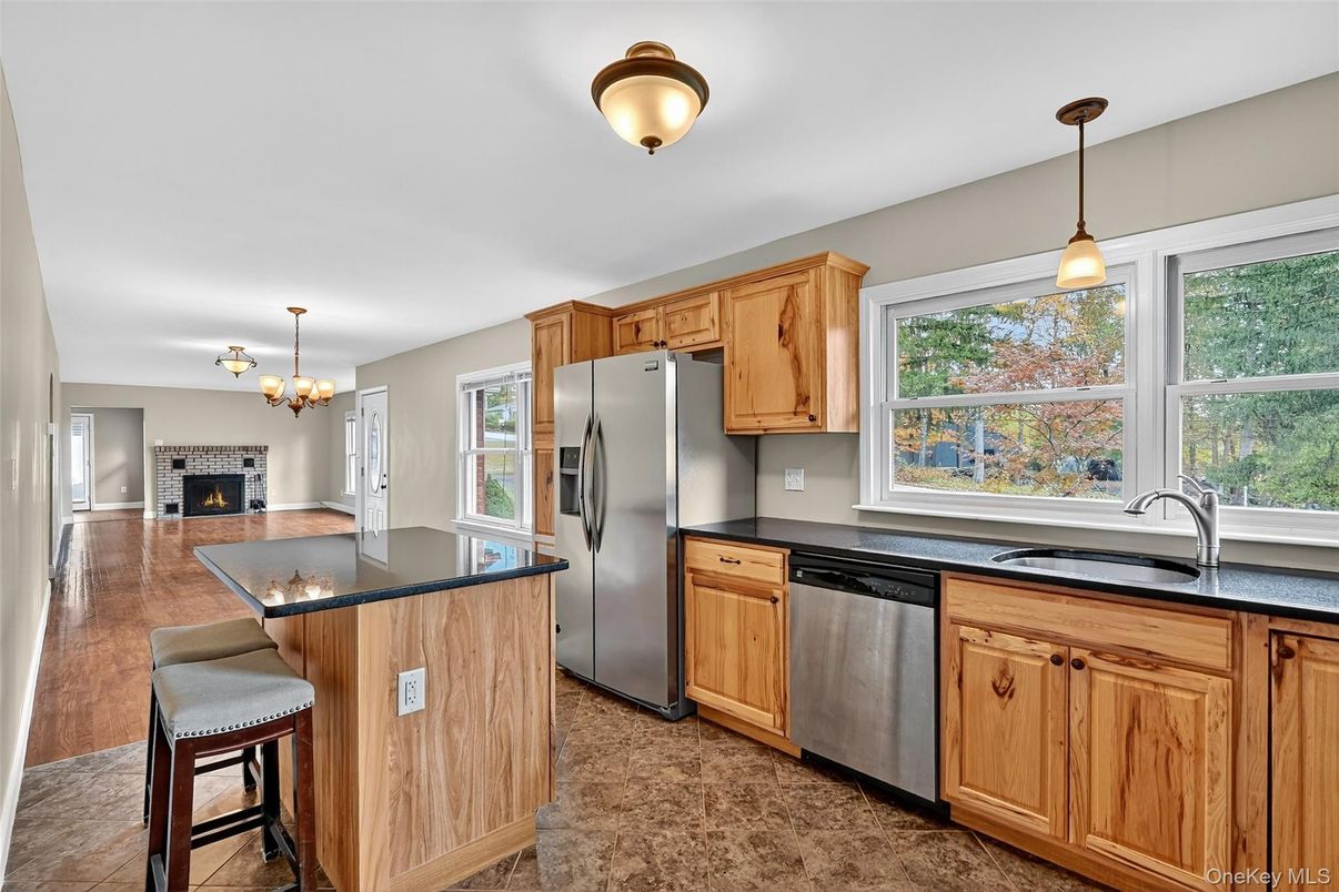 Chandelier, Fireplace, Interior, Kitchen, Pendant Lights, Stainless Steel Appliances
