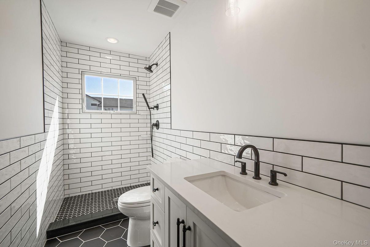 Bathroom, Interior, Recessed Lighting