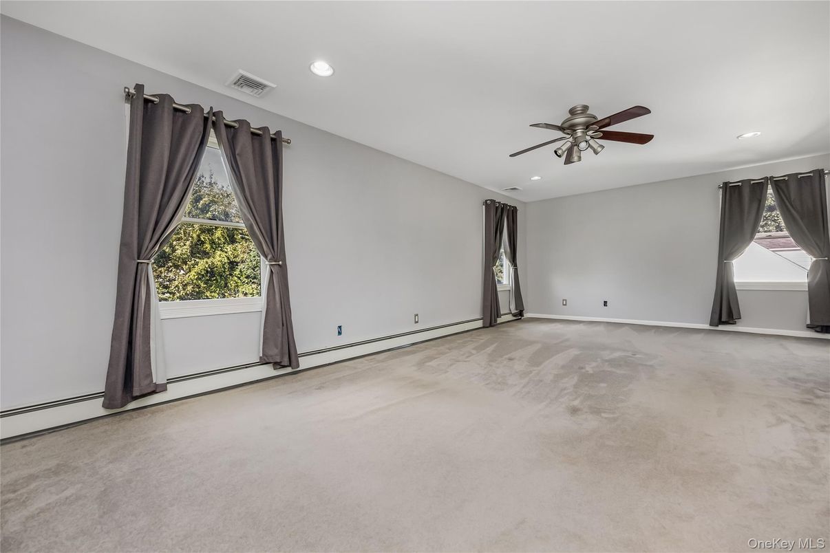 Empty room, Interior, Recessed Lighting