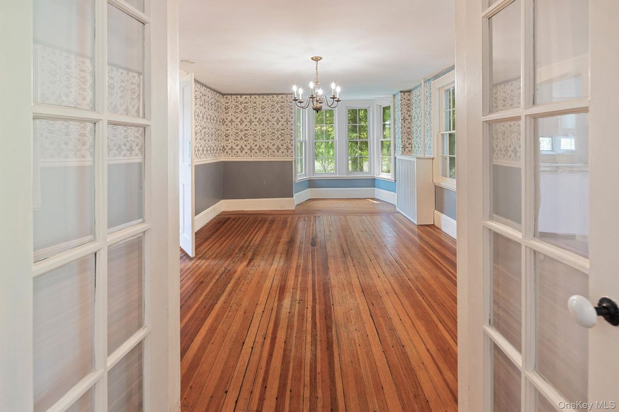 Chandelier, Empty room, Interior, Wood Texture Flooring