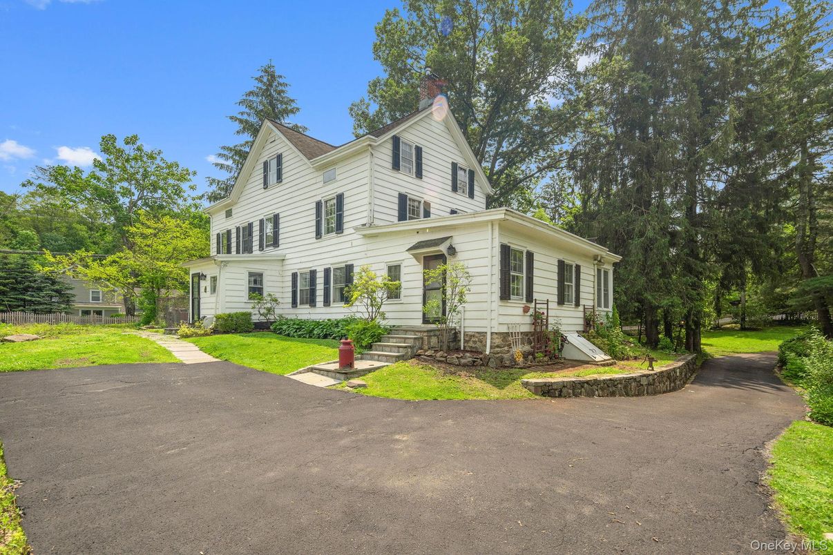 Backyard, Exterior, Facade, Farmhouse