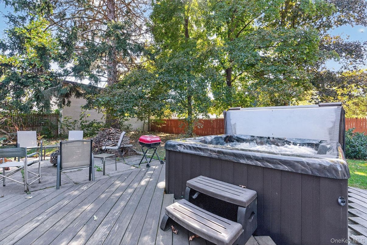 Exterior, Hot Tub