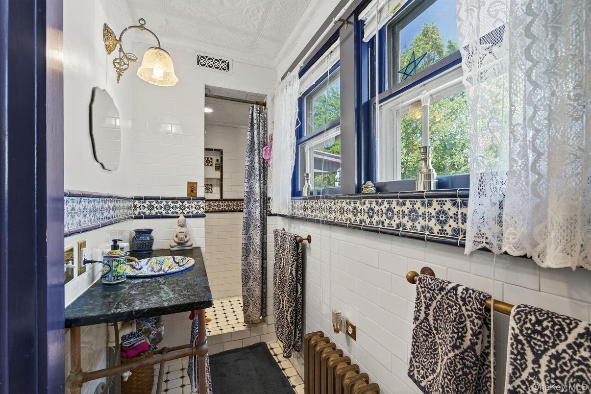 Bathroom, Interior, Pendant Lights