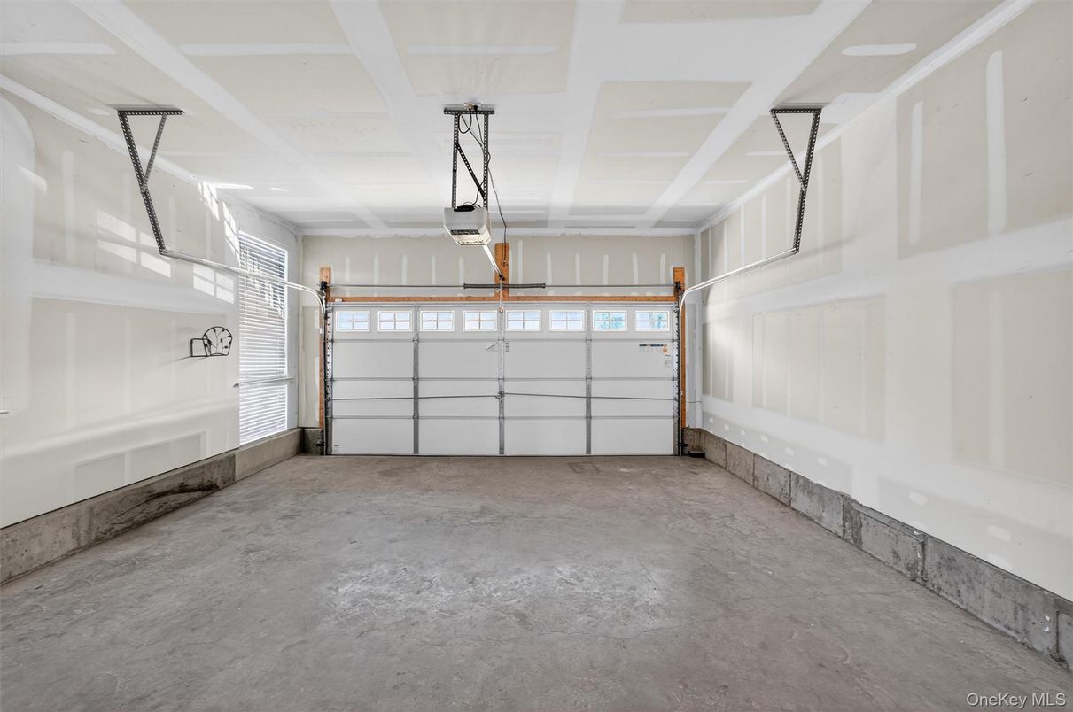 Garage, Interior, Pendant Lights