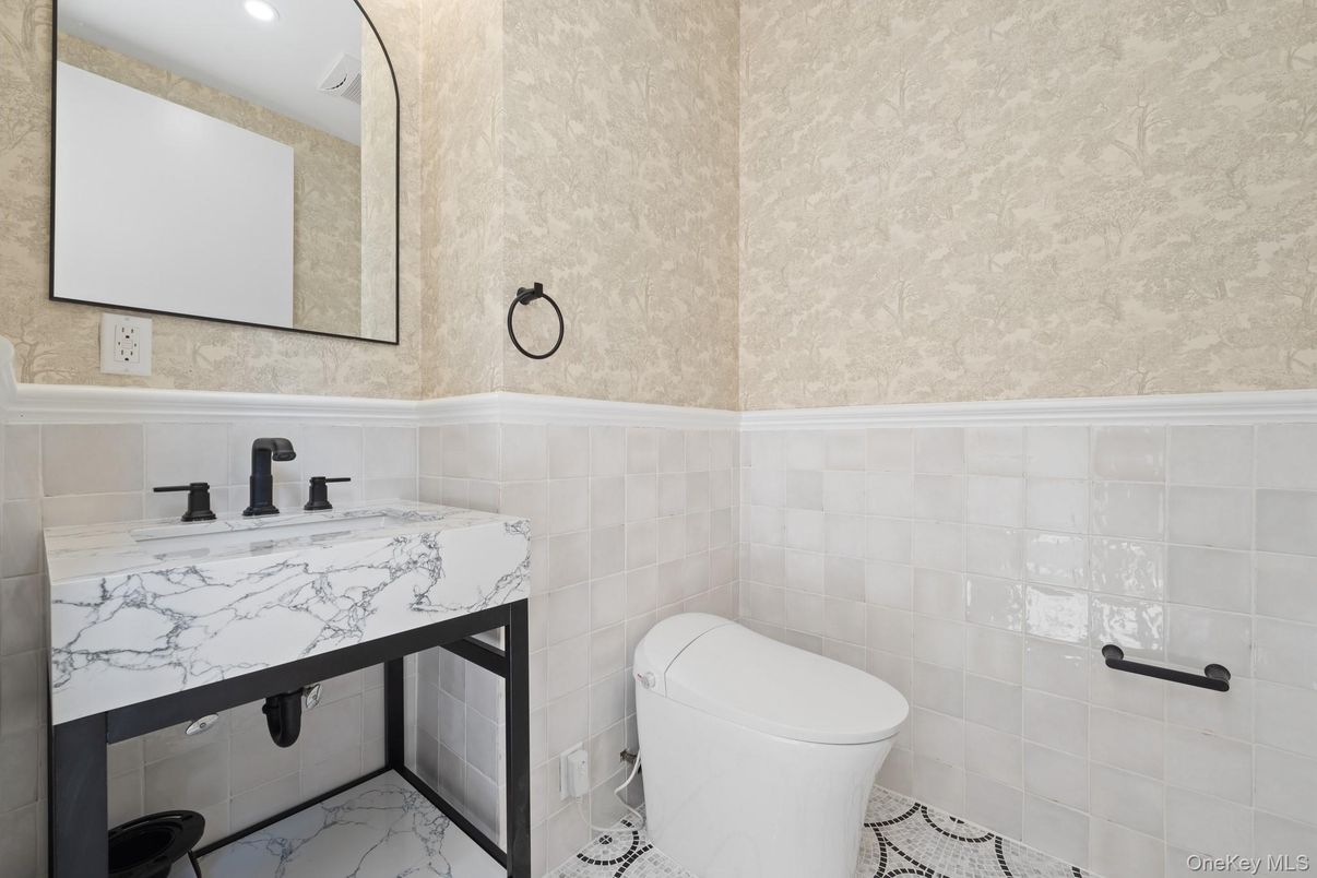 Bathroom, Interior, Marble, Recessed Lighting