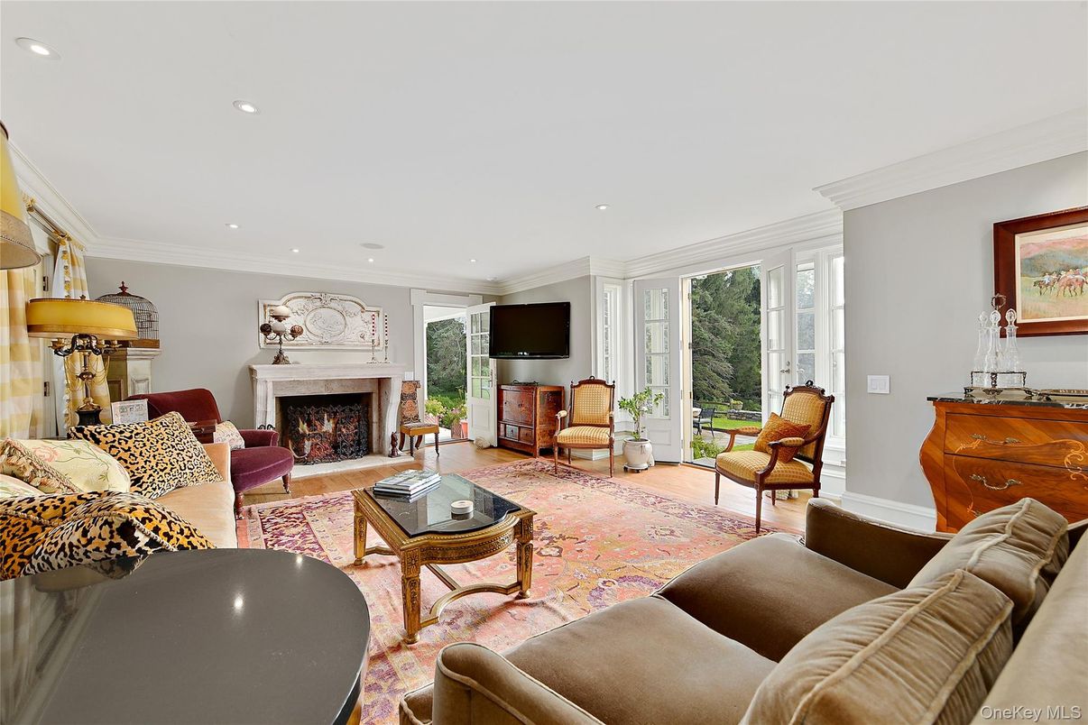 Fireplace, Interior, Living room, Recessed Lighting