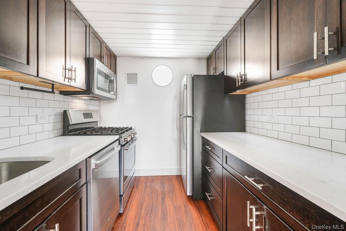 Interior, Kitchen, Stainless Steel Appliances, Wood Texture Flooring