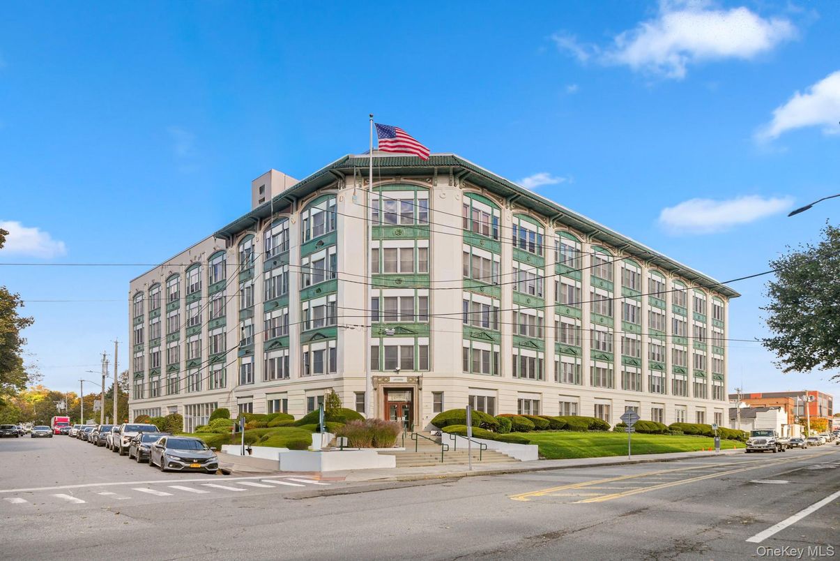 Exterior, Facade, Condo Building