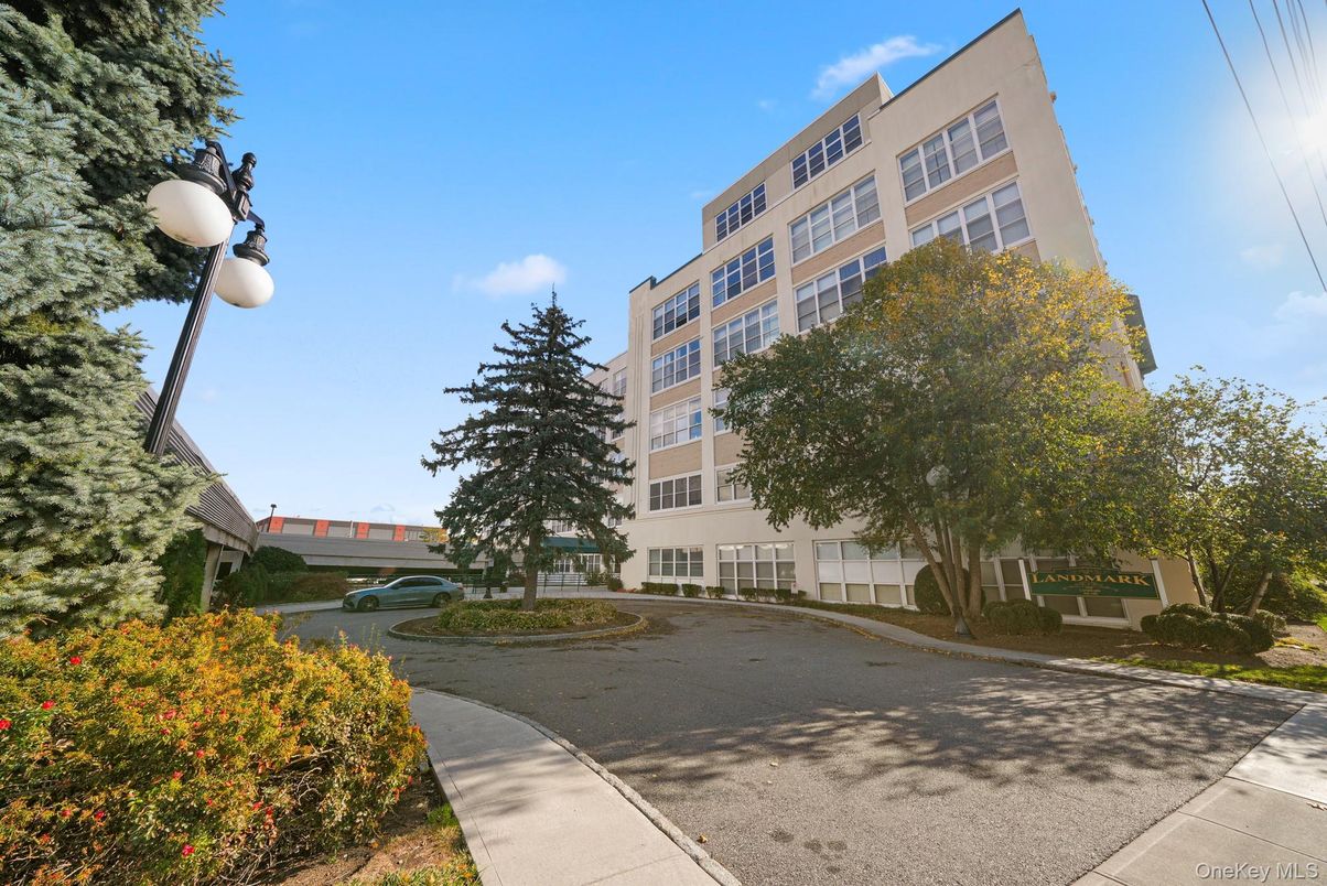 Exterior, Facade, Condo Building