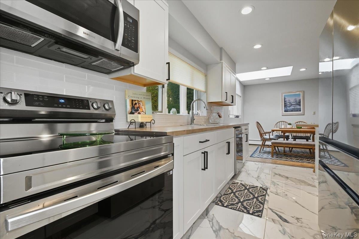 Dining room, Interior, Kitchen, Marble, Recessed Lighting, Stainless Steel Appliances