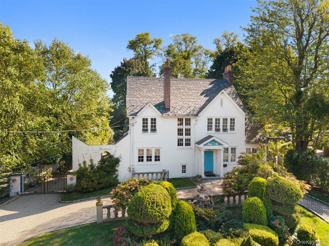 Backyard, Exterior, Facade, Farmhouse