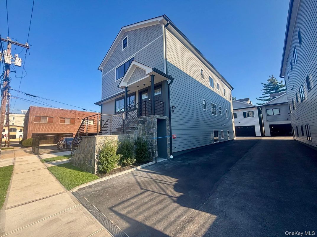 Detached Garage, Exterior