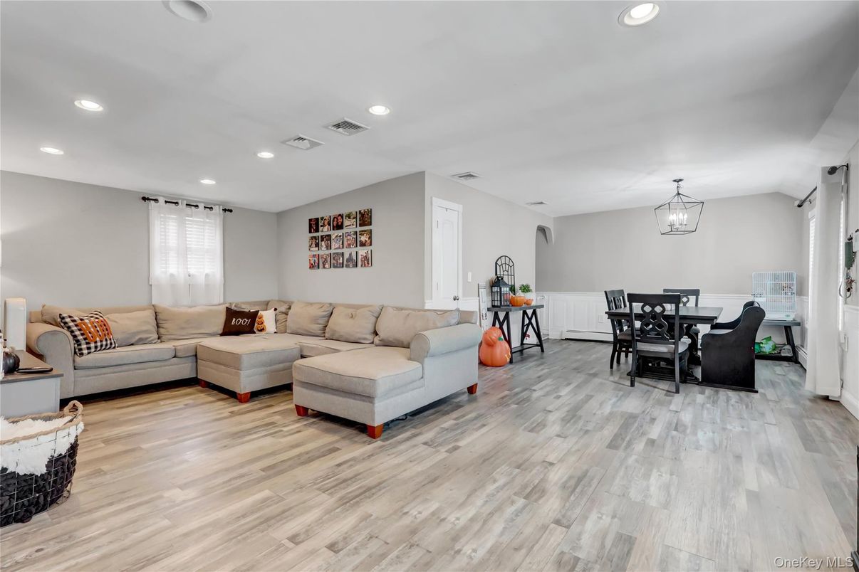 Dining room, Interior, Living room, Recessed Lighting, Wood Texture Flooring