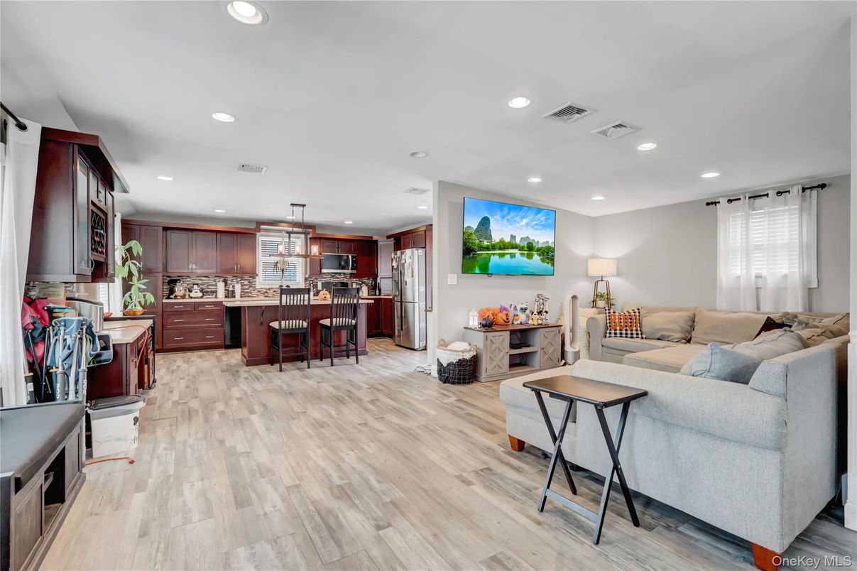 Interior, Kitchen, Living room, Pendant Lights, Recessed Lighting, Stainless Steel Appliances, Wood Texture Flooring