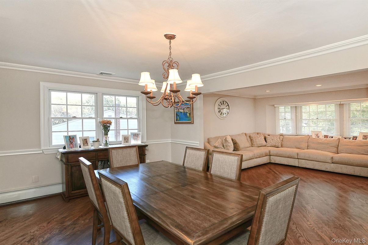 Chandelier, Dining room, Interior, Living room, Recessed Lighting, Wood Texture Flooring
