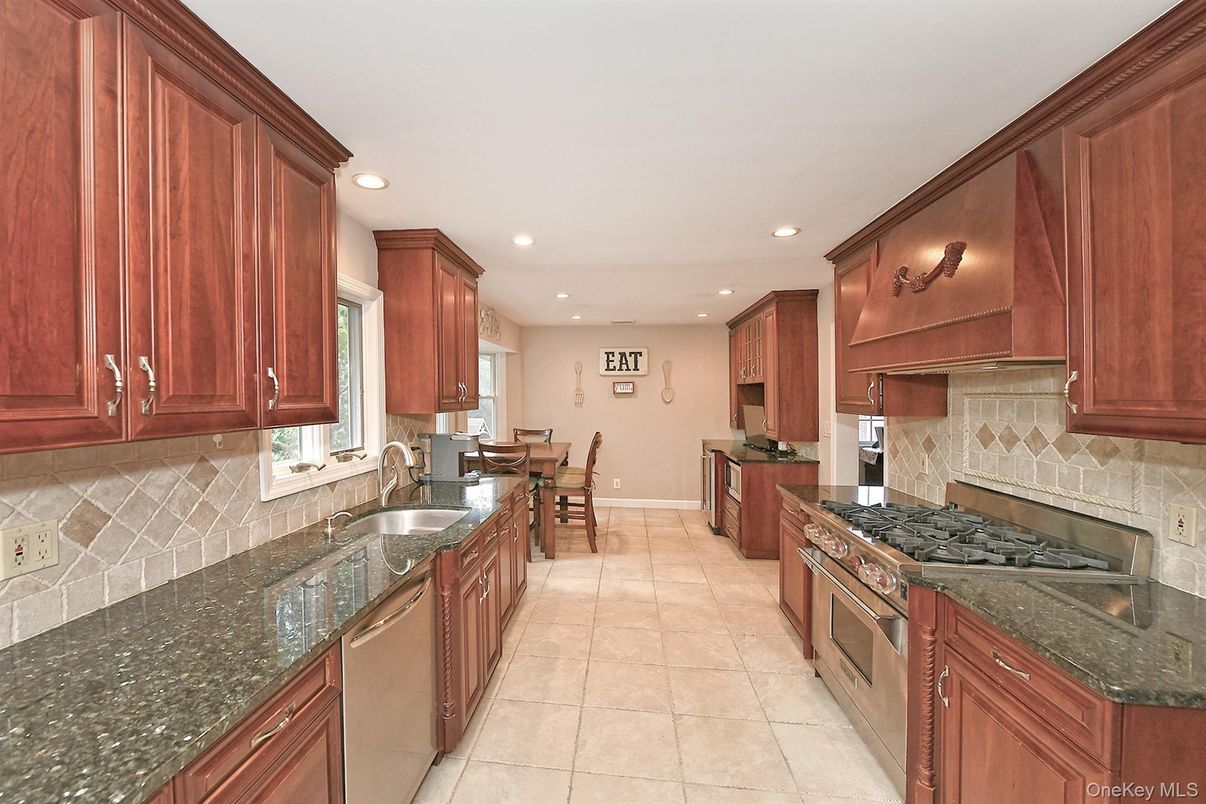 Dining room, Interior, Kitchen, Recessed Lighting