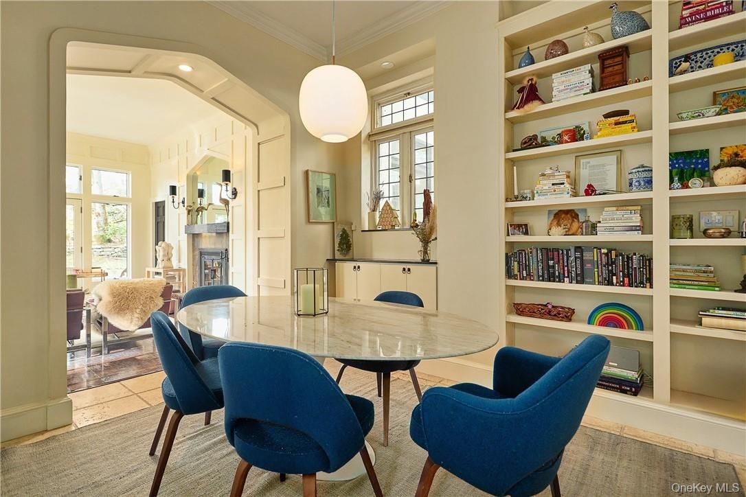 Dining room, Fireplace, Interior, Pendant Lights, Recessed Lighting