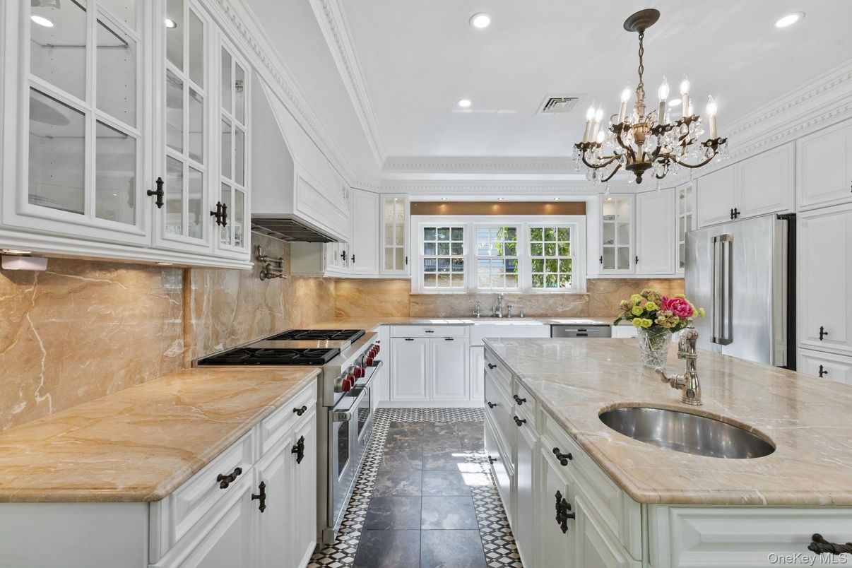 Chandelier, Interior, Kitchen, Recessed Lighting, Stainless Steel Appliances