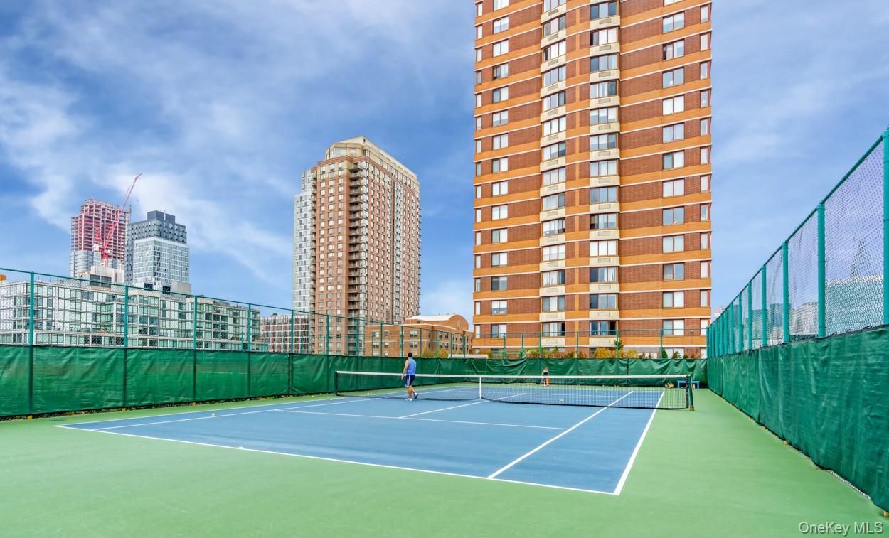 Exterior, Tennis Courts