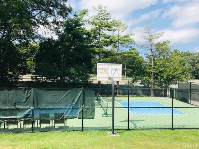 Exterior, Tennis Courts