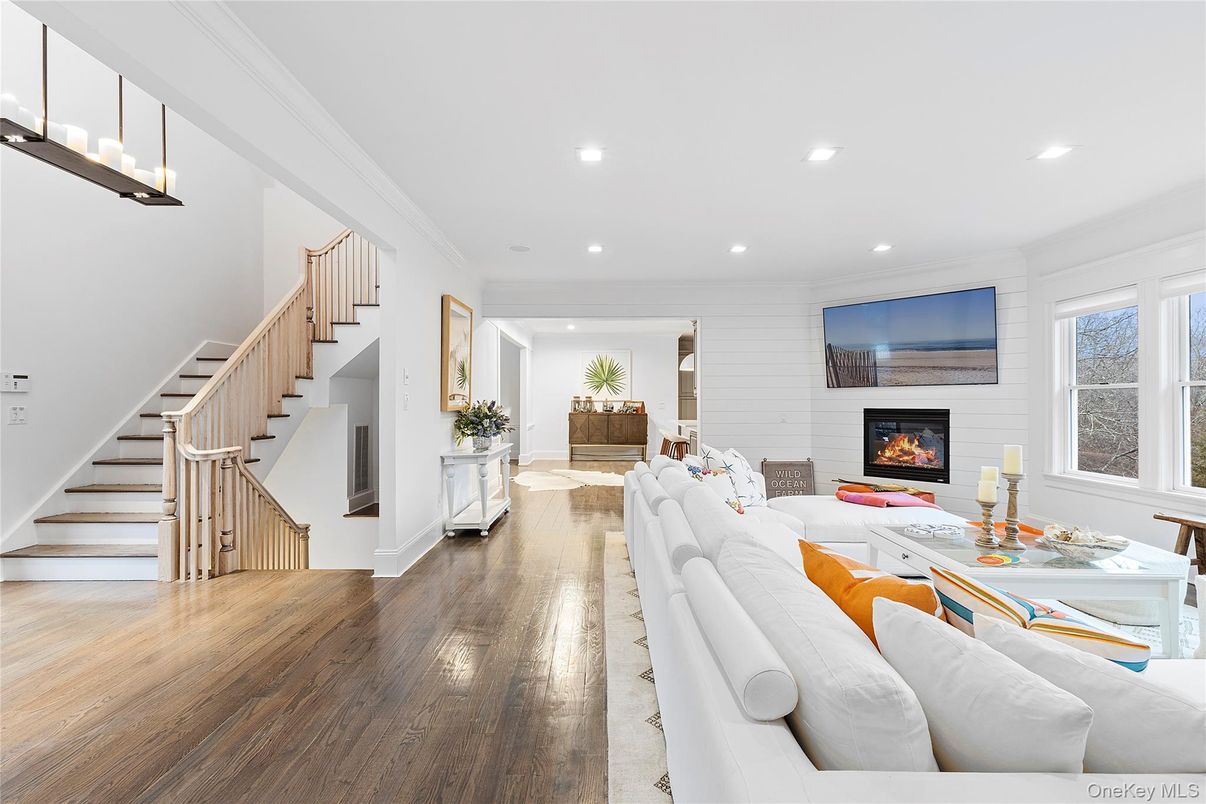 Fireplace, Interior, Living room, Pendant Lights, Recessed Lighting, Wood Texture Flooring