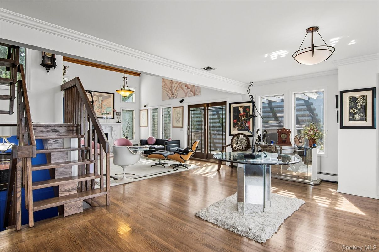 Interior, Living room, Pendant Lights, Wood Texture Flooring