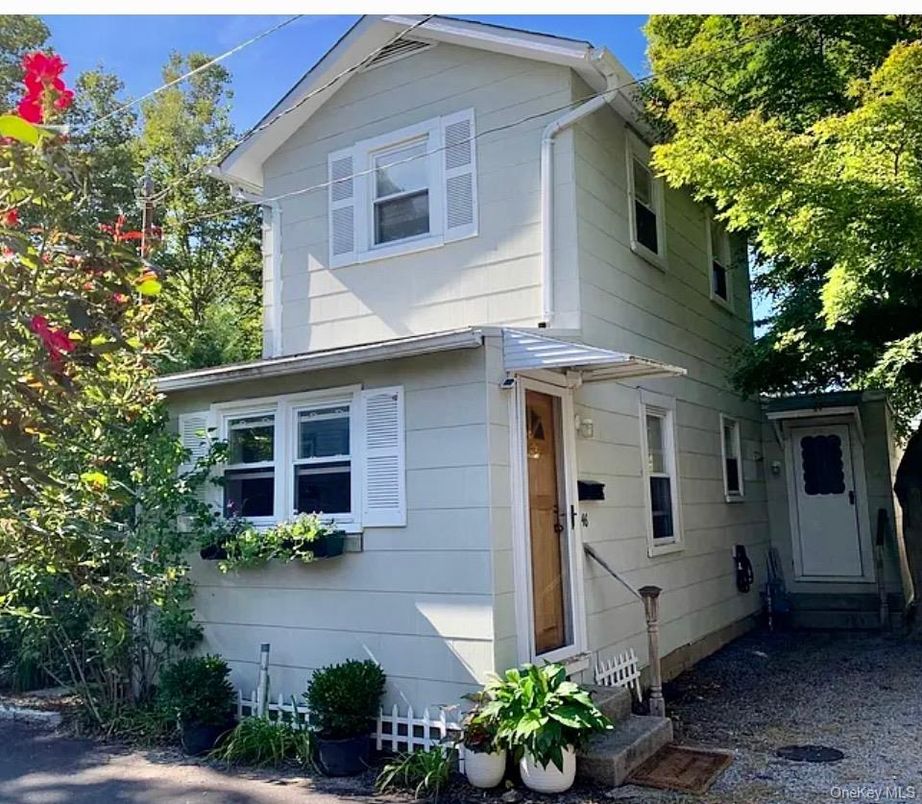 Exterior, Facade, None