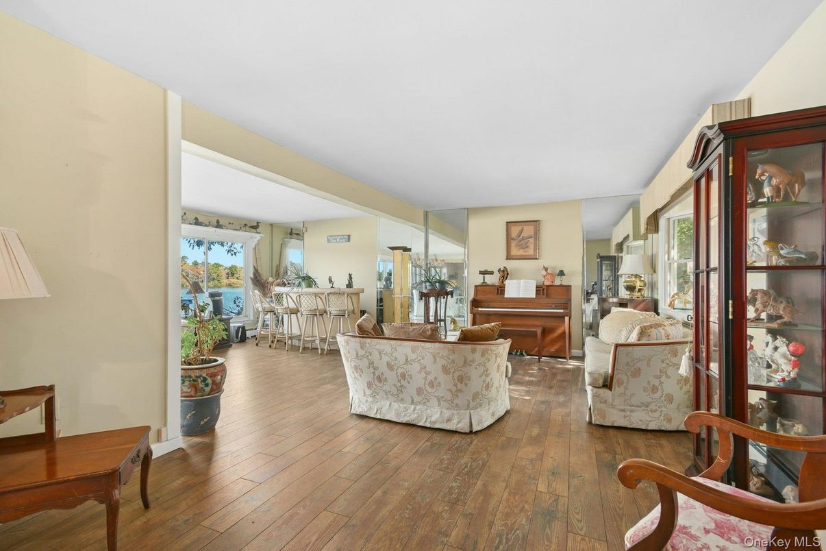 Dining room, Interior, Piano, Wood Texture Flooring