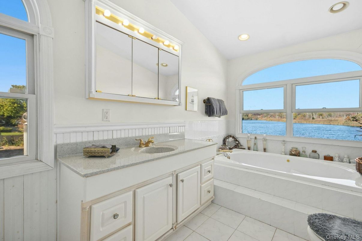 Bathroom, Interior, Recessed Lighting, Water