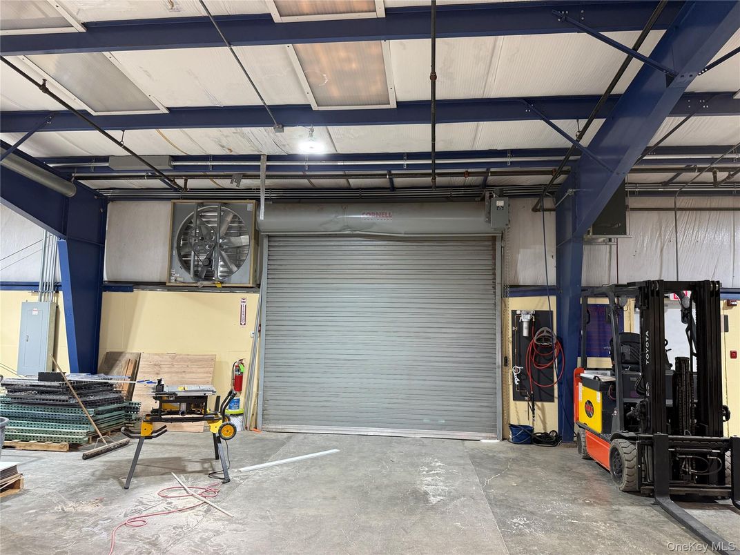 Garage, Interior