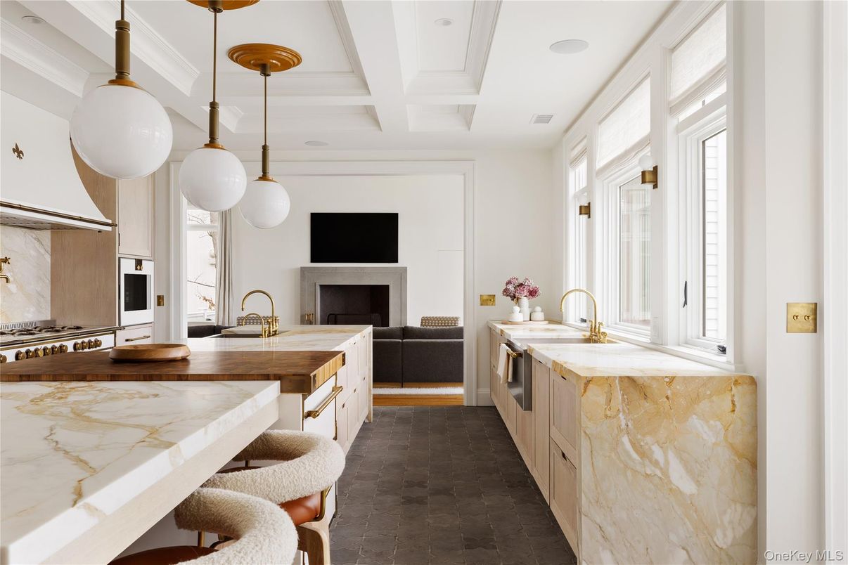 Fireplace, Interior, Kitchen, Pendant Lights