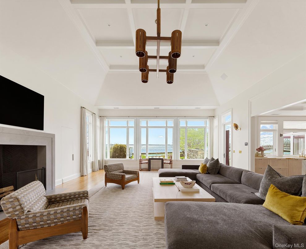 Fireplace, Interior, Living room, Pendant Lights, Recessed Lighting, Wood Texture Flooring