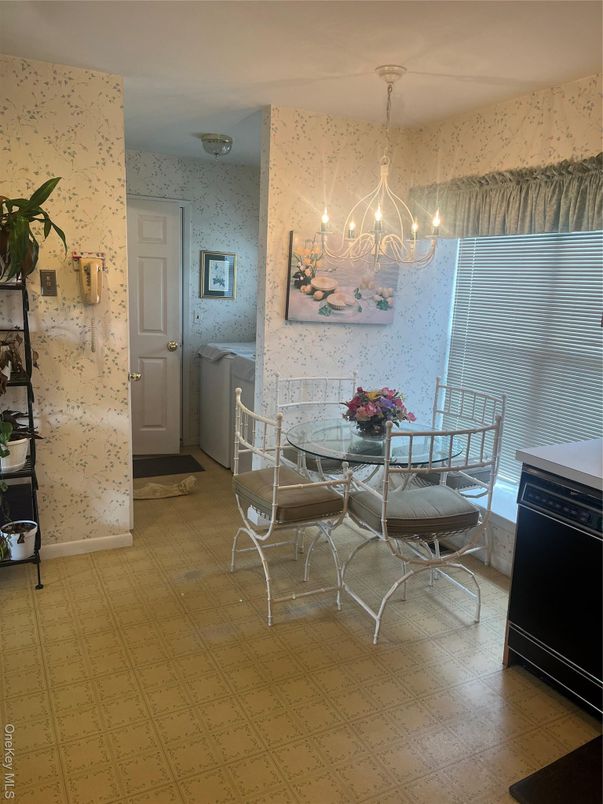 Chandelier, Dining room, Interior