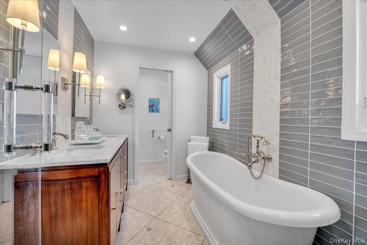 Bathroom, Dual Sink Vanities, Free Standing Baths, Interior, Recessed Lighting